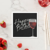 Serviette En Papier Joyeux Anniversaire Vin Rouge Sur Noir (En situation)