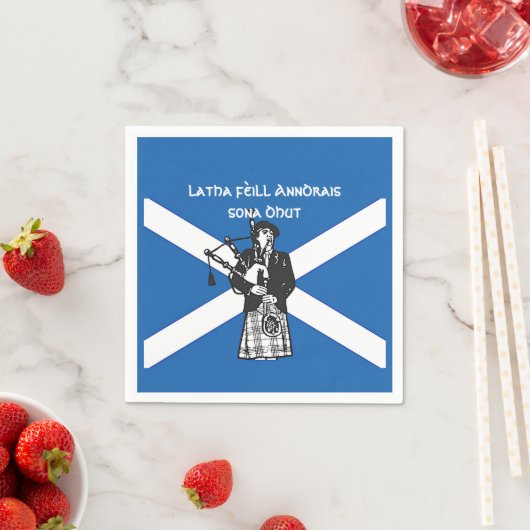 Serviette En Papier Joyeux St Andrews Jour Drapeau Bagpiper Petit (En situation)
