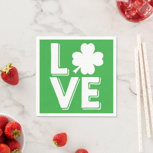 Serviette En Papier La Saint-Patrick Amour Irlandais Trèfle Vert (En situation)