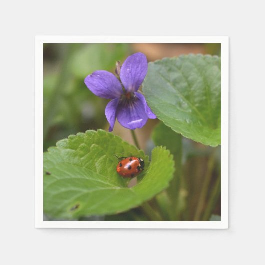 Serviette En Papier Ladybug sur les fleurs de violet doux (Devant)