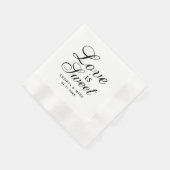 Serviette En Papier L'amour est doux Élégant Mariage noir Monogramme (Coin)