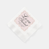 Serviette En Papier L'amour est | doux rougissent monogramme rose (Coin)