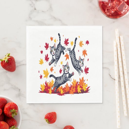Serviette En Papier Les chats jouent dans les feuilles d'automne (En situation)