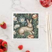 Serviette En Papier Lièvre et fleurs dans le jardin de style Art nouve (En situation)