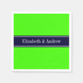 Serviette En Papier Lime solide vert, ruban bleu marine Nom Monogramme (Devant)