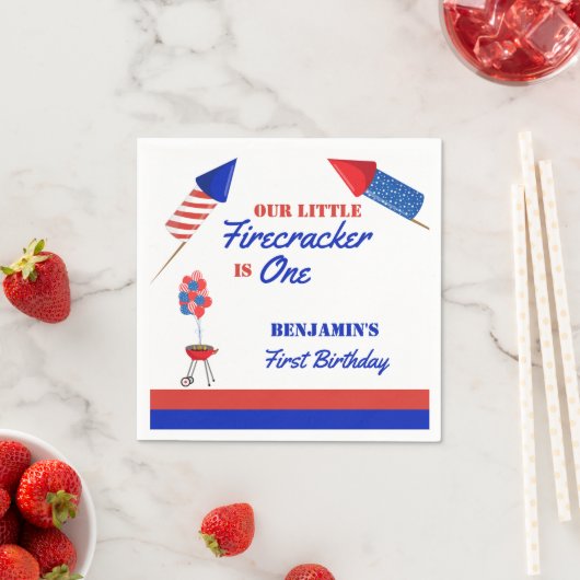 Serviette En Papier Little Firecracker 4 juillet 1er anniversaire (En situation)