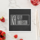 Serviette En Papier Logo des initiales et noms modernes | Noir et blan (En situation)