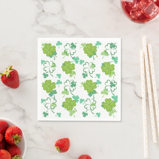 Serviette En Papier Lucky Clover Motif - Design Shamrock vert (En situation)