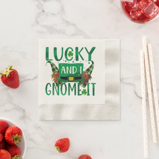 Serviette En Papier Lucky & I Gnome It Jour de la Saint Patrick Party (En situation)