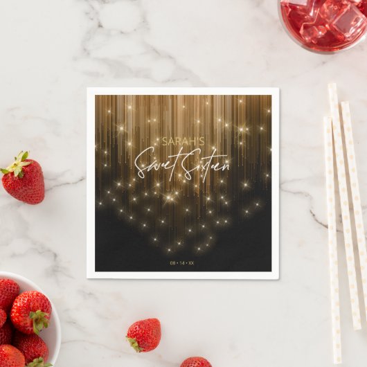 Serviette En Papier Lumières en cascade Sweet 16 Gold ID790 (En situation)