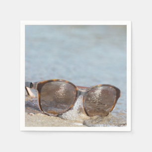 Serviette En Papier Lunettes de soleil sur la plage