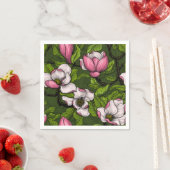 Serviette En Papier Magnolia en floraison sur vert foncé (En situation)