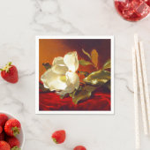 Serviette En Papier Magnolia sur Red Velvet Martin Johnson Heade (En situation)