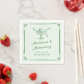 Serviette En Papier Main Whimsical Tirée Vert Martinis & Mariage (En situation)
