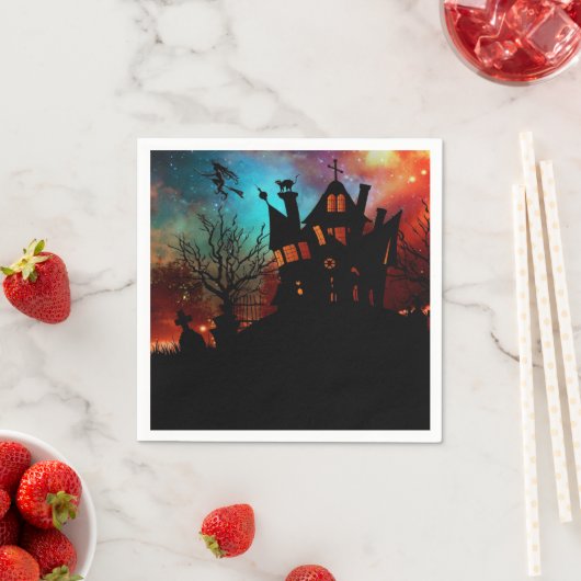 Serviette En Papier Maison hantée sur une colline (En situation)
