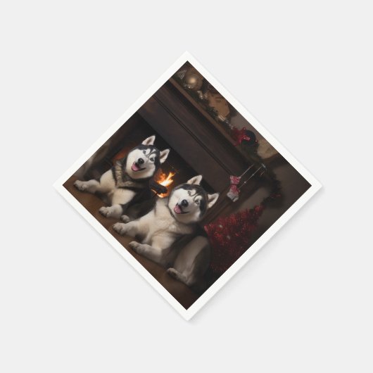 Serviette En Papier Malamute en Alaska près de la cheminée Noël (Coin)