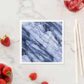 Serviette En Papier Marbre bleu et blanc pierre roche tourbillon chic  (En situation)