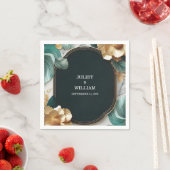 Serviette En Papier Marbre Monstera Emerald Vert Et Or Mariage (En situation)