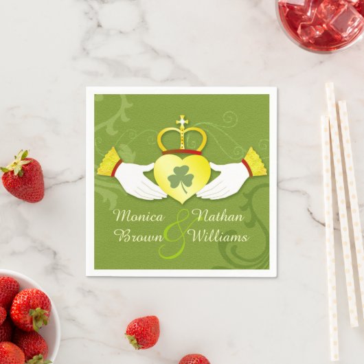 Serviette En Papier Mariage celte irlandais Claddagh Heart (En situation)