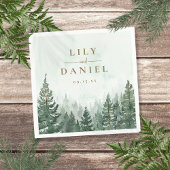 Serviette En Papier Mariage dans une forêt rustique de pins