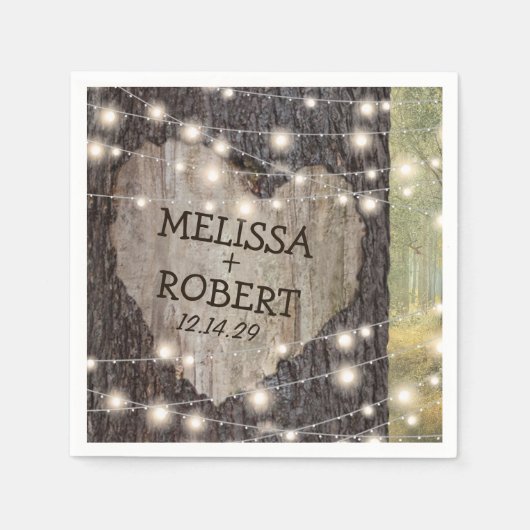 Serviette En Papier Mariage d'arbre cardiaque sculpté | Lumières à cor (Devant)