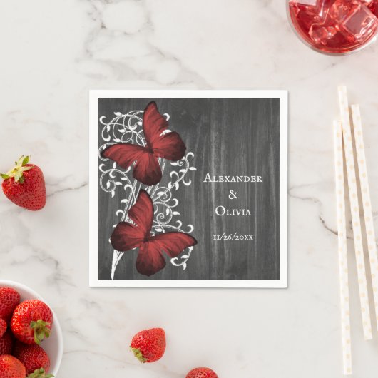 Serviette En Papier Mariage de papillon rustique rouge (En situation)