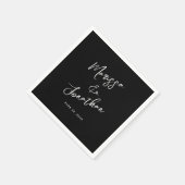 Serviette En Papier Mariage de script moderne noir blanc main lettres (Coin)
