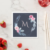SERVIETTE EN PAPIER MARIAGE DE VERRE DE MONOGRAMME FLEURIE BLEUE MARIN (En situation)