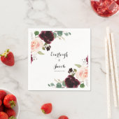 Serviette En Papier Mariage d'eucalyptus rose pâle de Bourgogne (En situation)