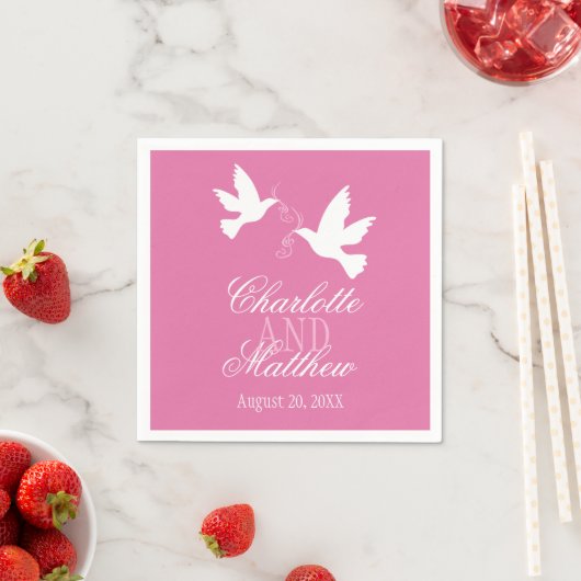 Serviette En Papier Mariage deux colombes blanches roses serviettes pe (En situation)