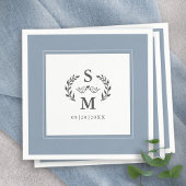 Serviette En Papier Mariage élégant Monogramme Crest Wreath Dusty Blue