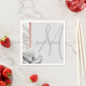 Serviette En Papier Mariage en marbre gris et rose (En situation)
