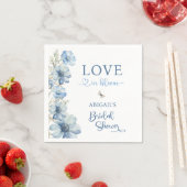 SERVIETTE EN PAPIER MARIAGE FLEURI BLEU FLEURS DE MARIÉE (En situation)