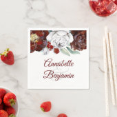 Serviette En Papier Mariage floral bordeaux et blanc (En situation)