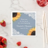 Serviette En Papier Mariage floral de dentelle bleu rustique (En situation)