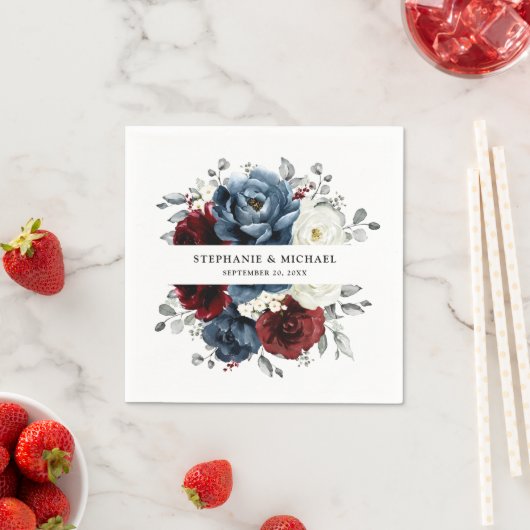 Serviette En Papier Mariage floral d'ivoire blanc bleu ardoise (En situation)