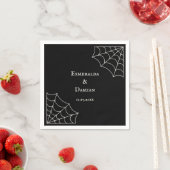 Serviette En Papier Mariage gothique noir et blanc (En situation)