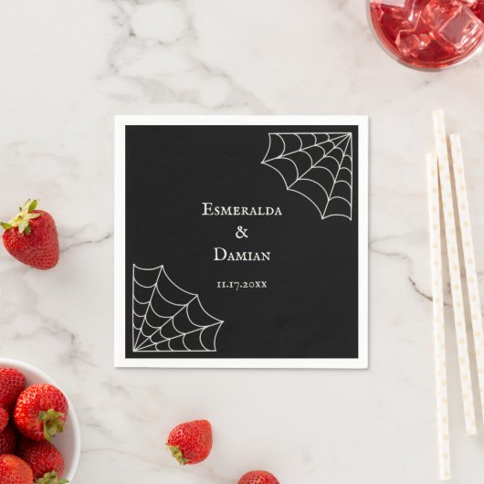 Serviette En Papier Mariage gothique noir et blanc (En situation)