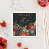 Serviette En Papier Mariage gothique rouge et noir (En situation)