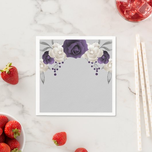 Serviette En Papier mariage gris pourpre et poussiéreux (En situation)