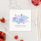 Serviette En Papier Mariage Hydrangea Bleu et Lavande Clair (En situation)