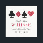 Serviette En Papier Mariage Las Vegas Red et Black Cocktail Napkin<br><div class="desc">La touche idéale pour votre bar à cocktails Las Vegas ou casino à thème,  ces serviettes personnalisées disposent d'une fausse parties scintillant rouge brillant et des costumes de carte noire et le nouveau nom de famille marié dans un texte élégant et élégant.</div>