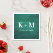 Serviette En Papier Mariage moderne vert foncé. Émeraude simple et élé (En situation)