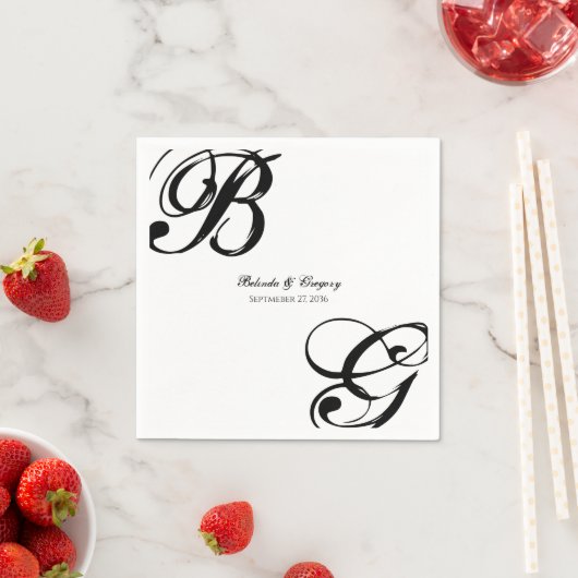 Serviette En Papier Mariage Monogramme noir et blanc (En situation)