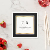 Serviette En Papier Mariage Monogramme noir et or (En situation)