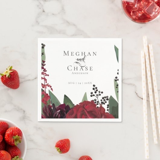 Serviette En Papier Mariage Party Napkin | Riche Bourgogne Marsala Flo (En situation)