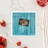 Serviette En Papier Mariage photo en bois bleu rustique (En situation)