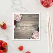 Serviette En Papier Mariage rustique dans une grange avec fleurs glamo (En situation)