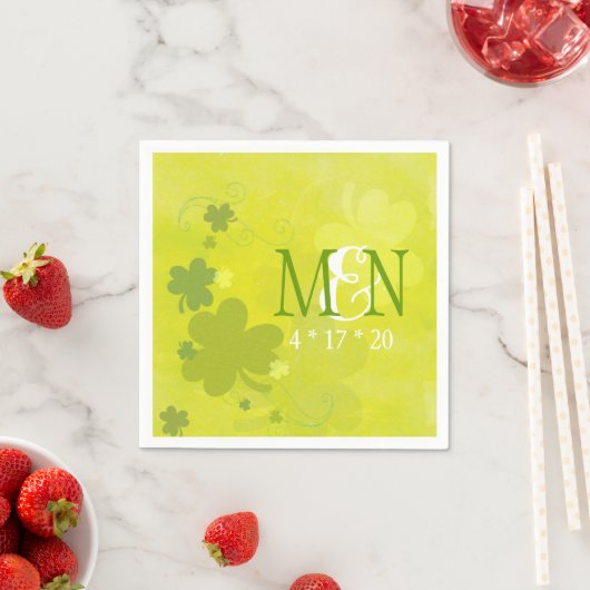 Serviette En Papier Mariage vert Shamrock irlandais (En situation)