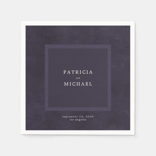 Serviette En Papier Mariage violet foncé simple moderne élégant (Devant)